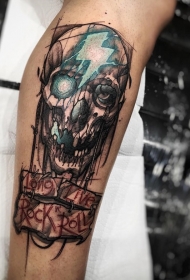 小腿彩色幻想闪电骷髅和字母纹身图案