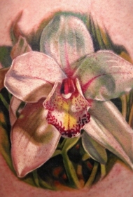 优雅的白色花卉纹身图案