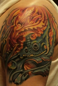 肩部彩色的生物力学机械纹身图案