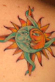 太阳和月亮的经典纹身图案