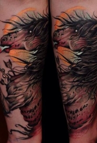 手臂现代传统风格的彩色马纹身图案