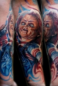 手臂恐怖的卡通彩色爬行娃娃纹身图案