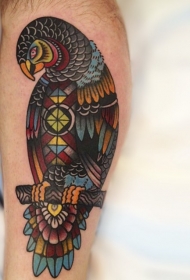 手臂彩色old school鹦鹉纹身图案