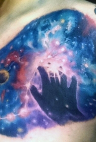 胸部简单设计神秘星空纹身图案