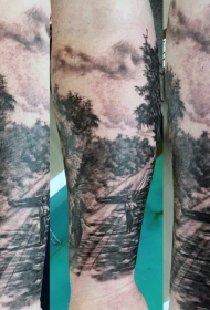 手臂写实的小男孩在路上和风景纹身图案