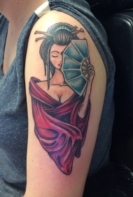 大臂诱人的亚洲艺妓与红色和服纹身图案