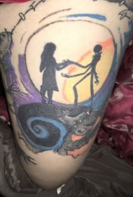 大腿华丽的彩色怪物卡通纹身图案