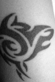 部落狼形黑色图腾纹身图案