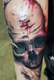 手臂非常惊人的彩色血腥骷髅与神秘符号纹身图案