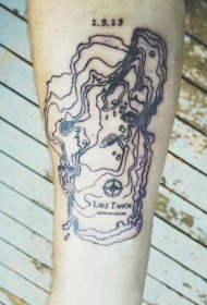 小臂简单的黑色线条地图字母纹身图案