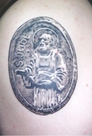 肩部黑灰基督教裘德纹身图案