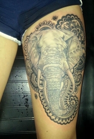 大腿黑灰大象和梵花纹身图案