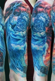 手臂彩色海浪神像和船纹身图案
