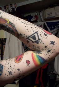 手臂黑色星星和彩色瓢虫彩绘纹身图案
