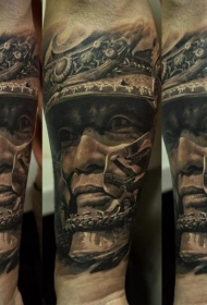 小臂日本风格黑色头盔武士纹身图案