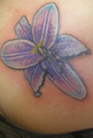 腰部彩色百合花纹身图案