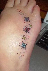 可爱卡通彩色蝴蝶纹身图案