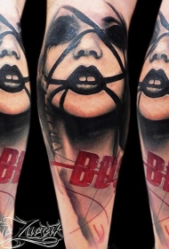 new school神秘女人肖像与英文字母纹身图案