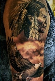 难以置信的彩色印度肖像鹰纹身图案