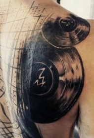 背部现代风格黑色线条与复古唱片纹身图案