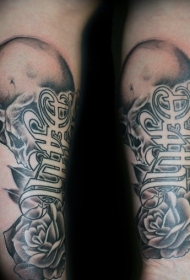 黑灰风格骷髅玫瑰和字母纹身图案