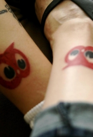 情侣腿部彩色猫头鹰纹身图案