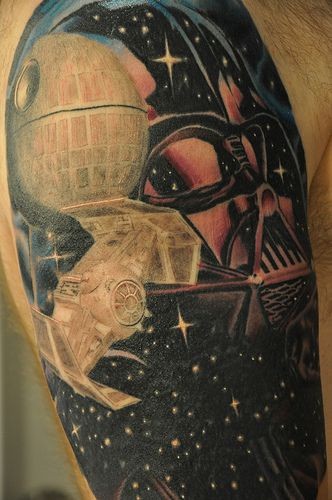 男性肩部彩色帝国战舰纹身图案