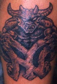 长犄角的魔鬼纹身图案