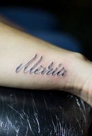 简单的浪漫英文字母手臂纹身图案