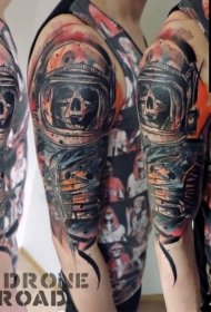 肩部新的学校风格的太空骷髅纹身图案