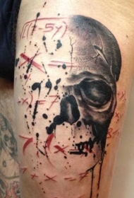 腿部彩色人类颅骨和神秘符号纹身图案