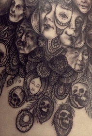 原始设计孔雀羽毛结合人脸和头骨纹身图案