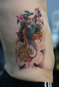 侧肋new school彩绘鱼骨架和树花卉纹身图案