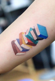 手臂清新彩色苍白的书纹身图案