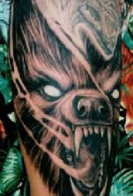 白眼睛和邪恶狼头纹身图案