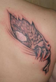 恶魔从皮肤撕裂爬出纹身图案