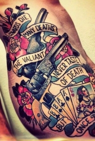 腰侧老学校风枪和扑克牌纹身图案