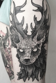 大腿雕刻风格黑色神秘鹿纹身图案