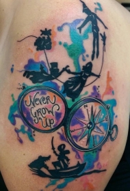 肩部水彩风格潘裕文和指南针纹身图案