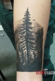 手臂神秘的黑色树林纹身图案