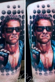 老派风格的彩色大腿终结者纹身图片