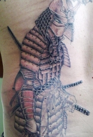 腰侧棕色日本战士纹身图案