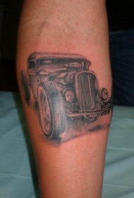 漂亮的复古车小腿纹身图案
