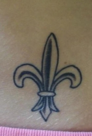 腰部黑色简约的小鸢尾纹身图案