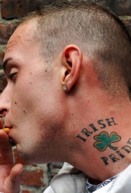 男士颈部三叶草字母纹身图案