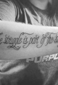 手臂好看的花体黑色英文字母纹身图案