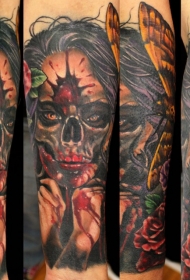 new school邪恶的女人与蝴蝶和花朵纹身图案