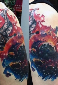 简单的空间主题彩色肩部纹身图案