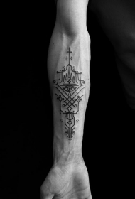 令人印象深刻的神秘符号手臂纹身图案