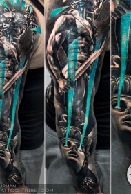 手臂彩色神秘战士与女人纹身图案